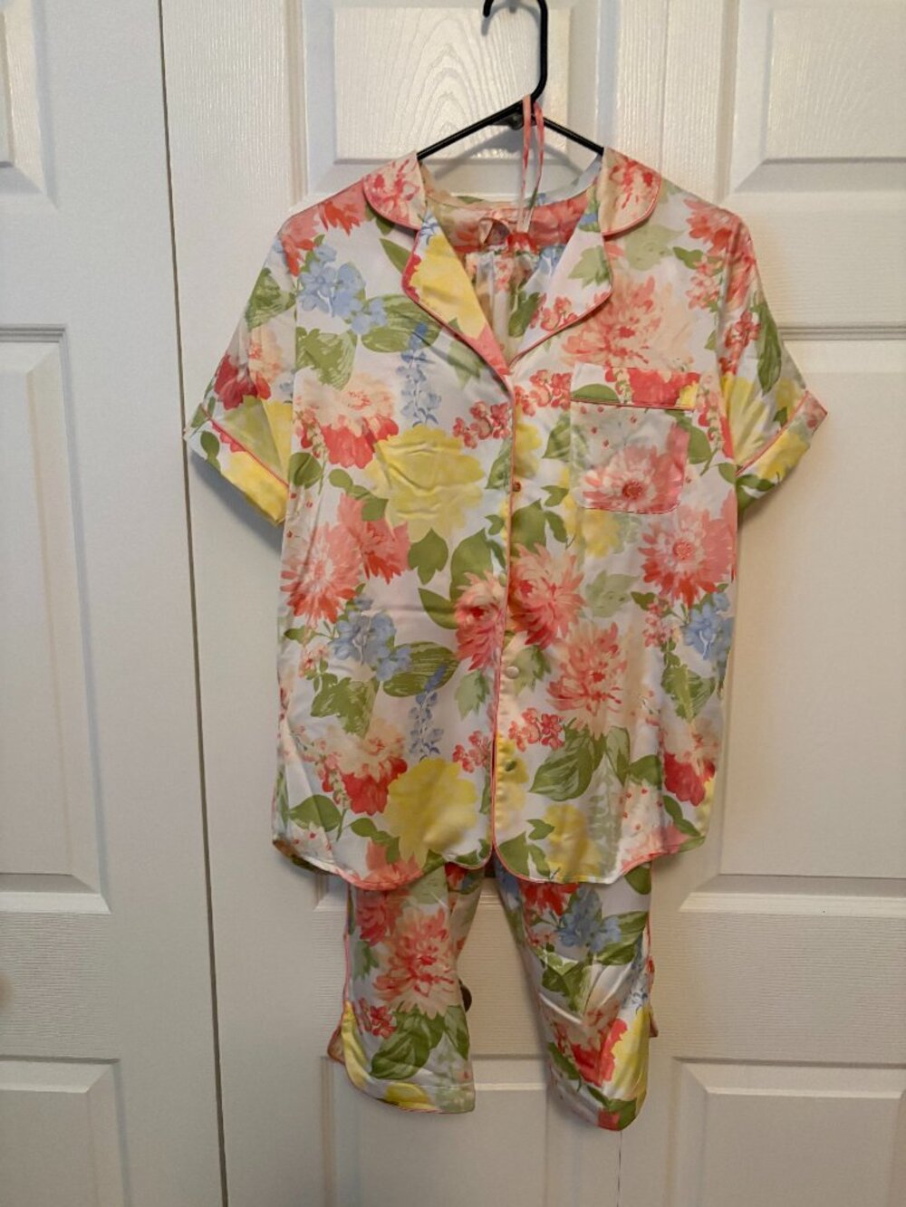 Cabernet gorgeous 2 piece silky satin pajama set